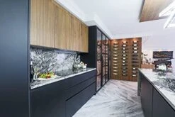 VintageView Vino Pins – Metal Wall Mounted Wine Bottle Rack For Drywall Or Wood Surfaces - Stylish Modern Wine Storage With Label Forward Design (Matte Black, 1 Bottle)