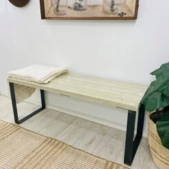 Barn Walls End Of Bed Bench With Metal Legs, Accent Bench, Entryway Bench, Ottoman Bench, Living Room Bench, Dining Bench, Kitchen Bench, Table Bench. Blue Powderwash. Fits California King. -Amazon Store 51Tc2KzsZbL. AC